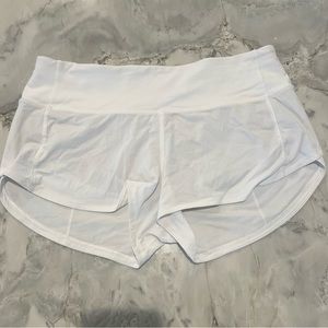 Lululemon White Speed Up Low-Rise Lined Short 2.5. Size 4.